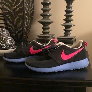 Nike Roshe sneakers 5Y